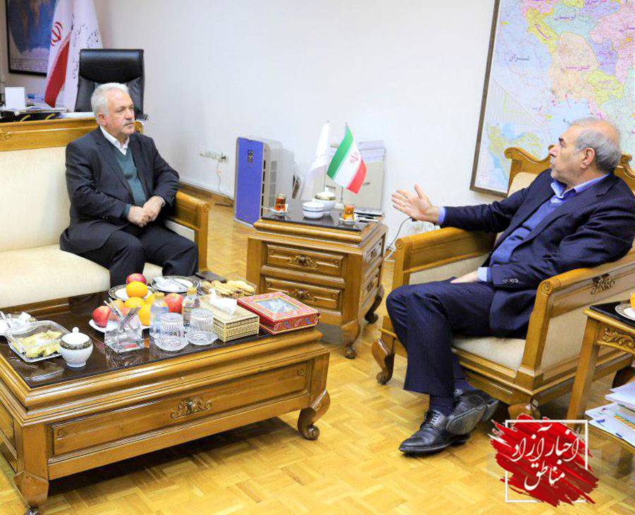 در دیدار مشاور رئیس‌جمهور با سرکنسول سفارت ایران در استانبول تاکید شد: لزوم توسعه همکاری میان منطقه آزاد ماکو و مناطق آزاد ترکیه