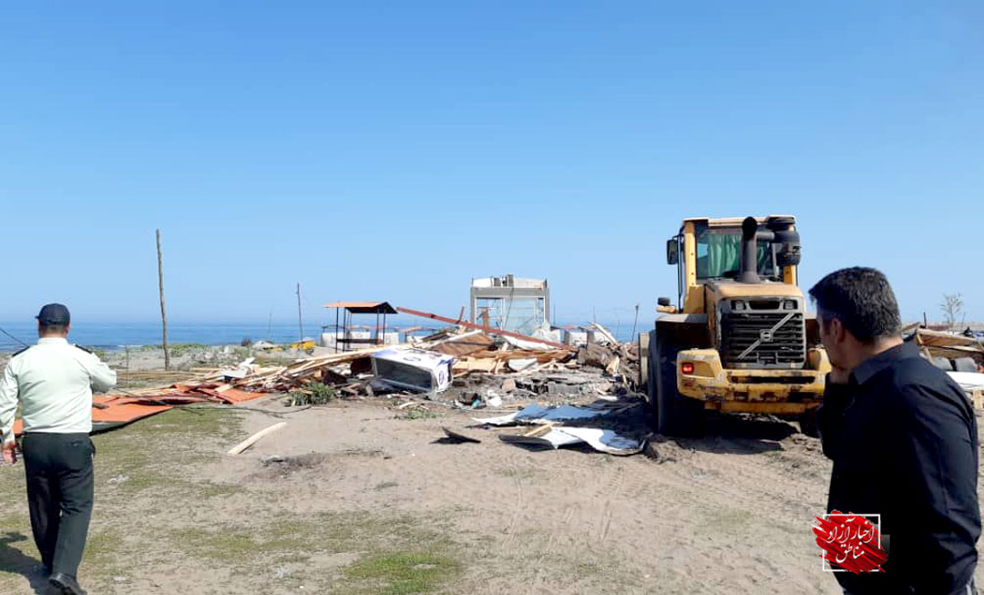 رفع تصرف ۱۰۰۰متر از اراضی ملی و تخریب یک واحد مسکونی غیرمجاز در منطقه آزاد انزلی