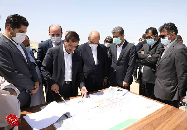 بازدید مشاور رئیس‌جمهور از پروژه‌های صنعتی، عمرانی و تولیدی منطقه آزاد چابهار