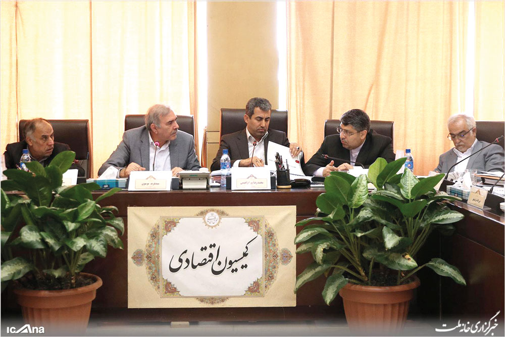 مشکلات اقتصادی کشور مانع تصویب لایحه مناطق آزاد می‌شود: انتظار برای ورود به صحن مجلس